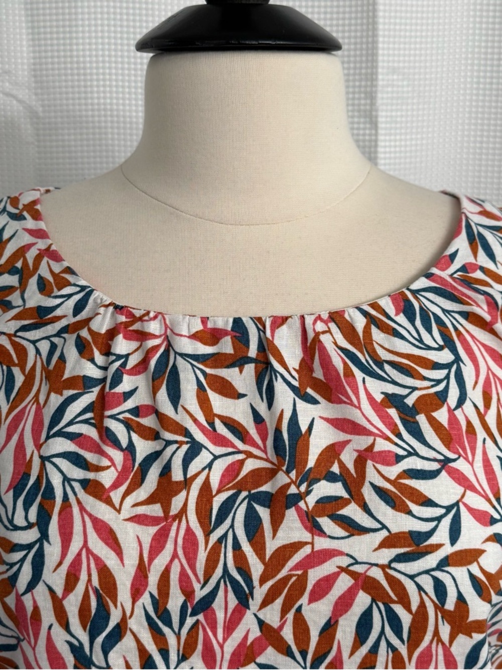 Lands' End Women's 100% Linen Sleeveless Tank Top Multi-Colored Leaf Print Sz 1X - Picture 2 of 9